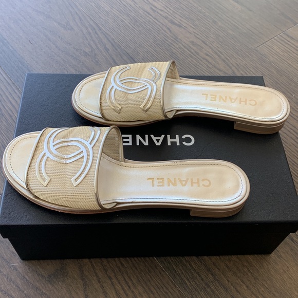 Chanel METALLIC GOLD SANDAL MULE 39 - Picture 2 of 7